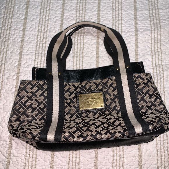 Tommy Hilfiger bag - Picture 1 of 5